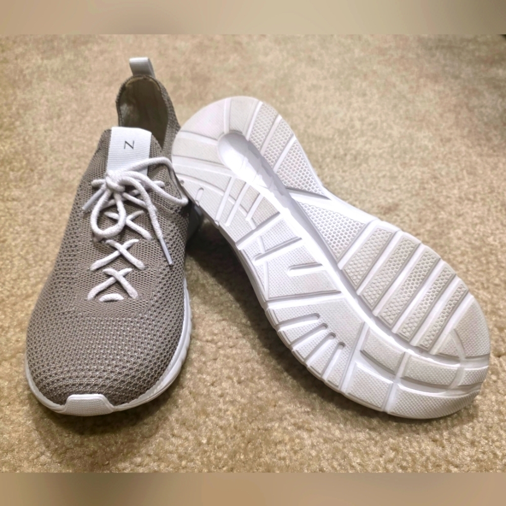 Nisolo Women's Athleisure Eco-Knit Sneaker In Grey Sz 8.5 - Picture 4 of 7
